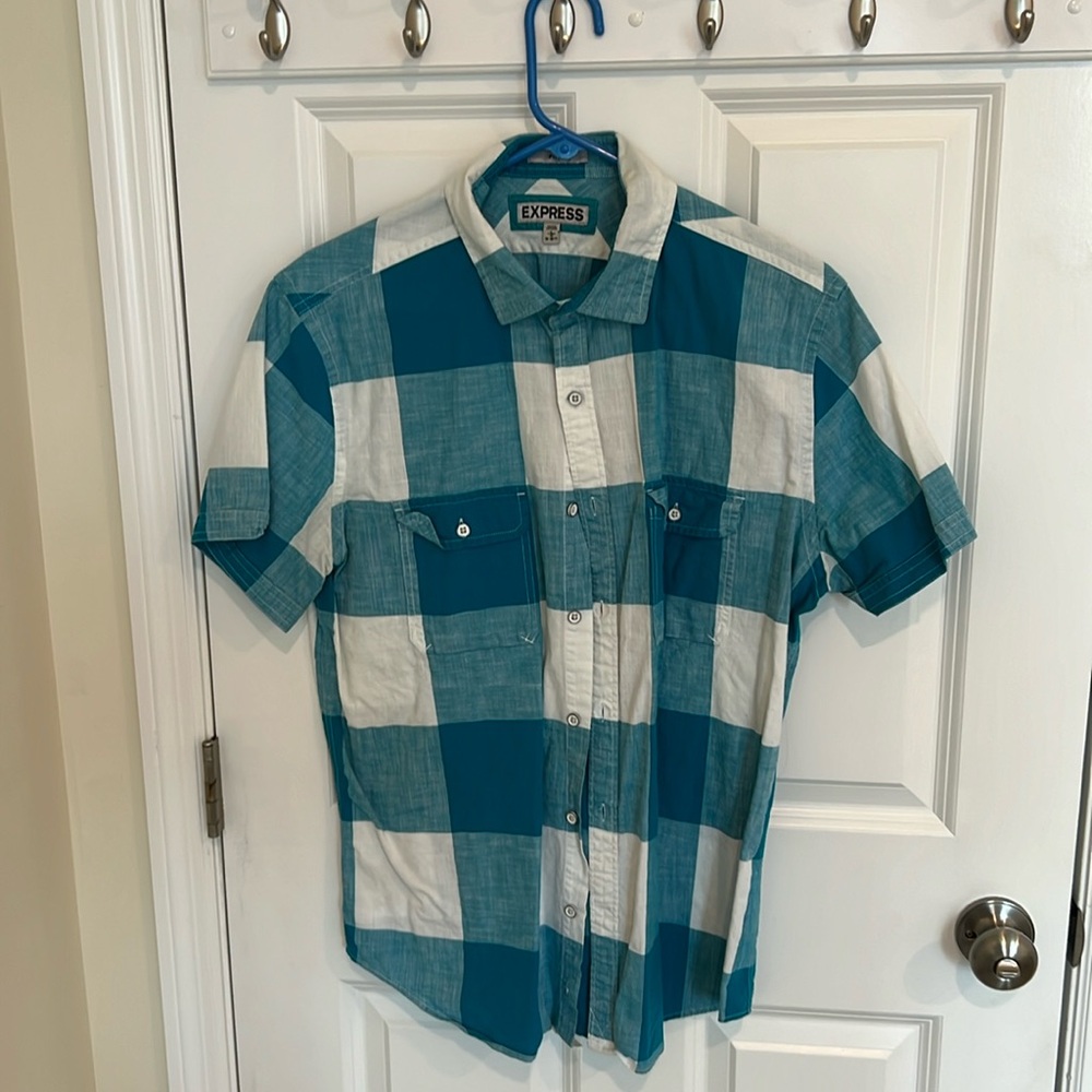 Express short sleeve button down